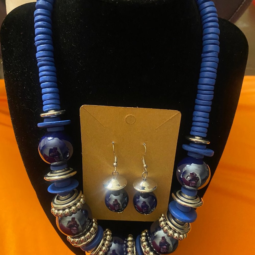 Brand New Blue and Silver Necklace and Earring Set